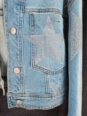 V B R T Cropped Embellished Star Denim Jacket - Light Blue